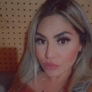 Meet your Posher, Esther